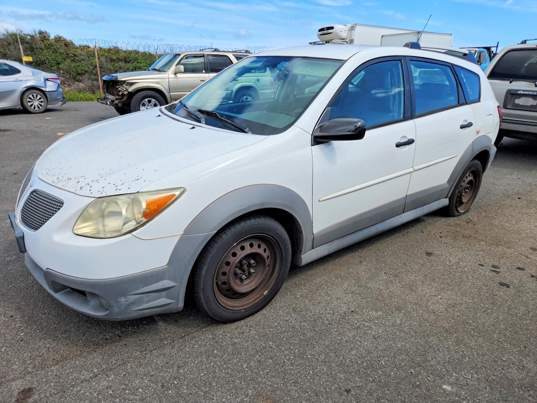 Vue de 2006 PONTIAC VIBE, angle 1