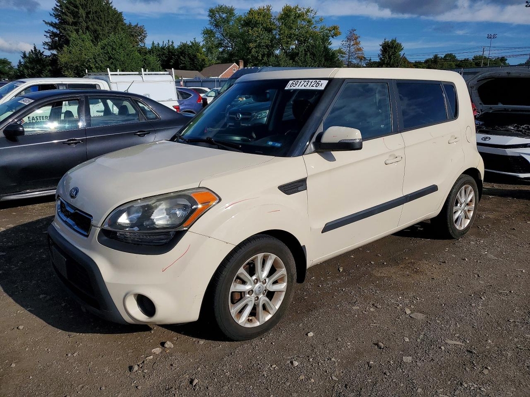 Вид 2013 KIA SOUL +, угол 1