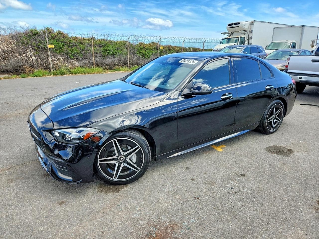 Vista de 2022 MERCEDES-BENZ C 300, ángulo 1