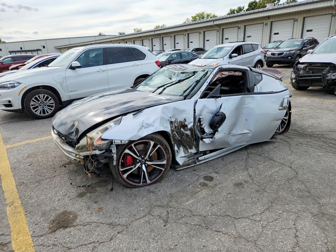Vue de 2020 NISSAN 370Z BASE, angle 1