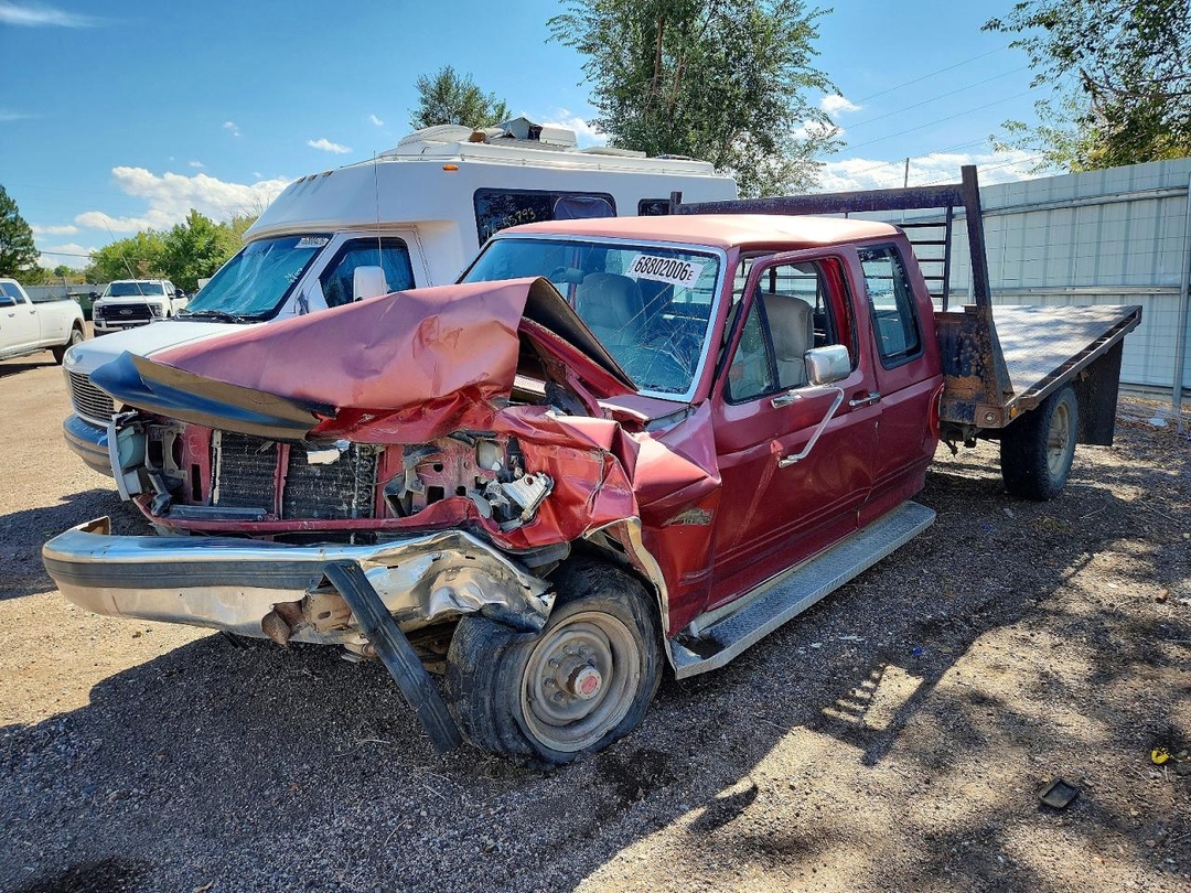 Vue de 1992 FORD F250, angle 1