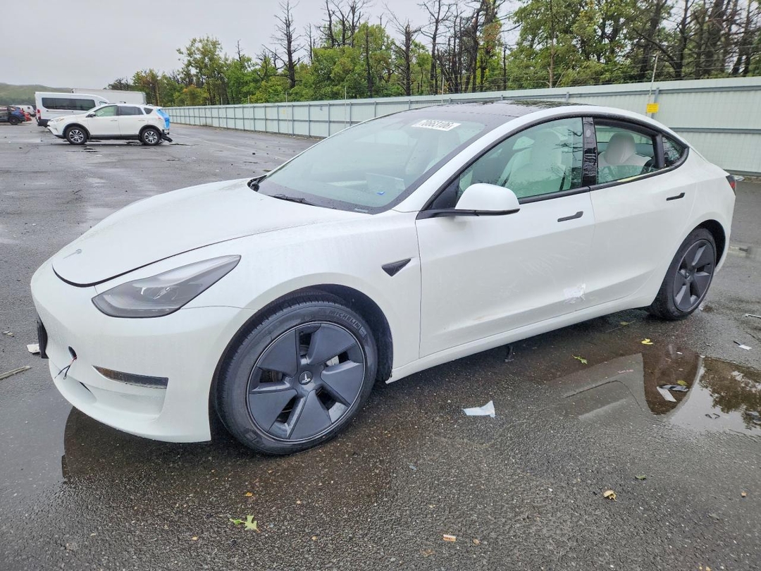 Vue de 2023 TESLA MODEL 3, angle 1