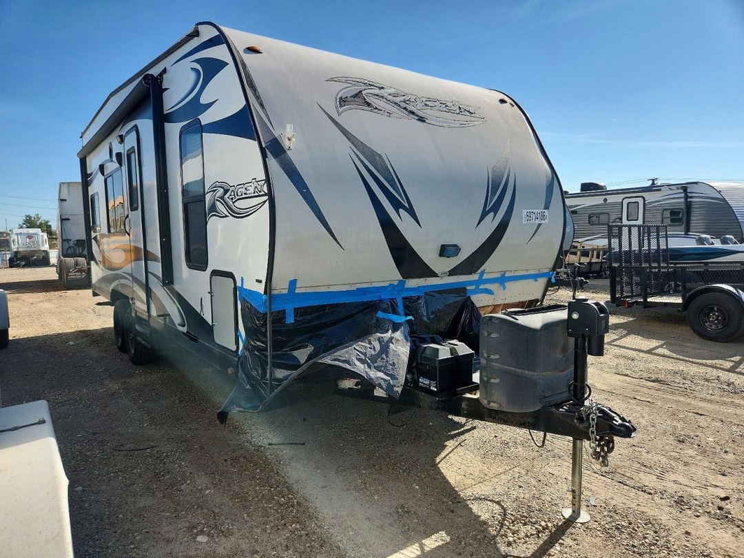 Vue de 2018 PACIFIC COACHWORKS RAGEN CAMPER, angle 1