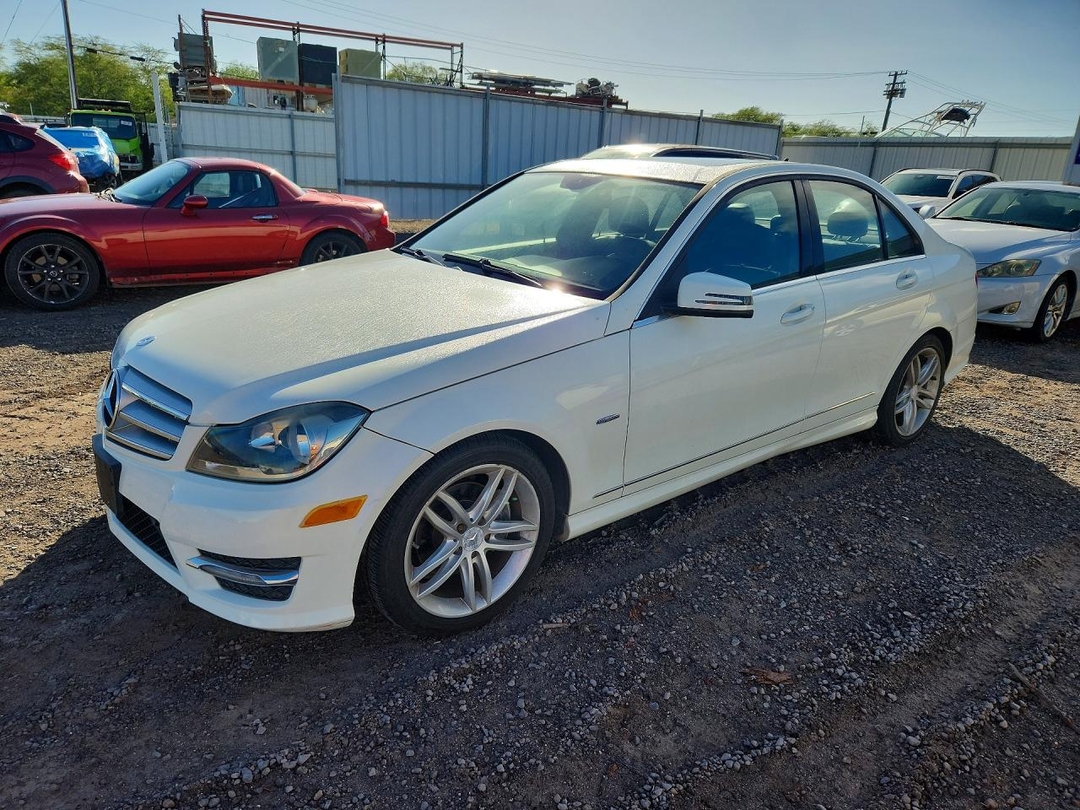 Vista de 2012 MERCEDES-BENZ C 250, ángulo 1