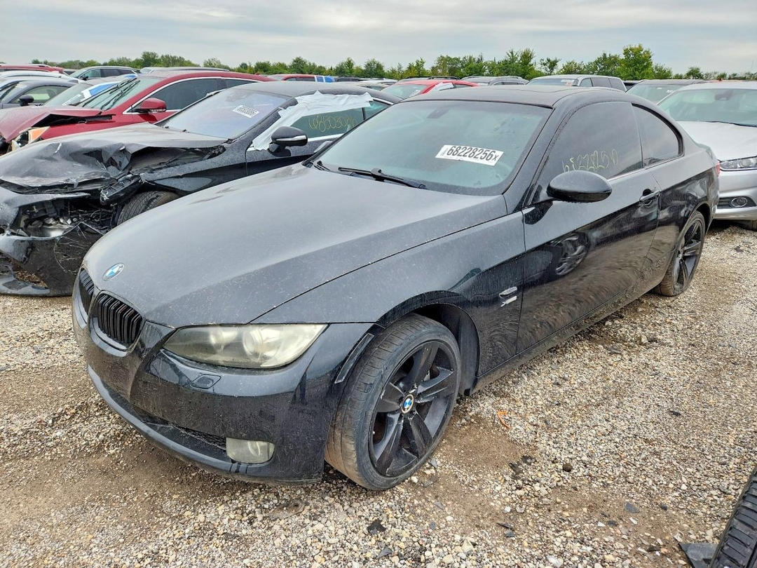 Вид 2009 BMW 335 XI, угол 1
