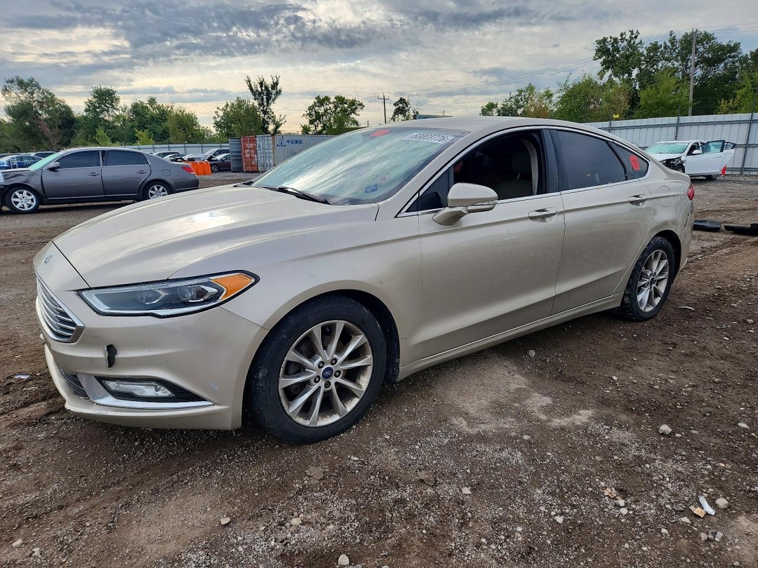 Вид 2017 FORD FUSION SE, угол 1