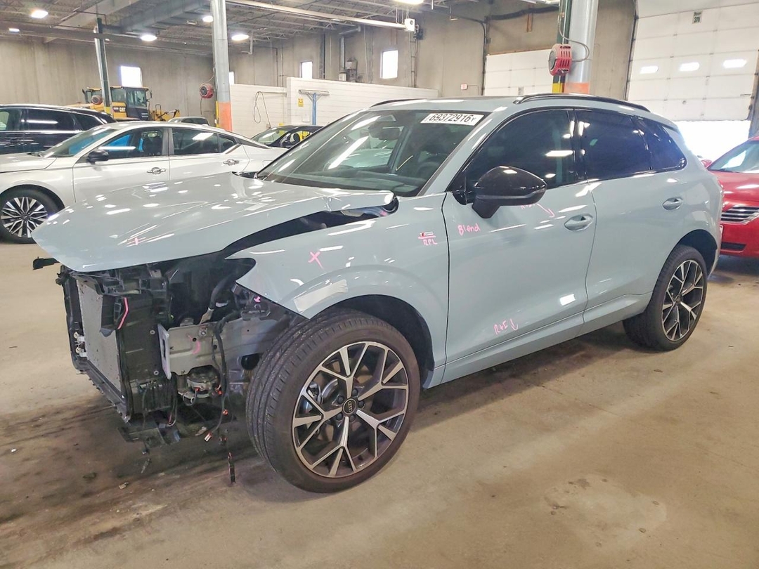Vista de 2026 AUDI Q3 S-LINE, ángulo 1