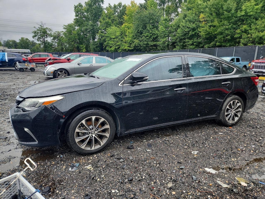 Vista de 2016 TOYOTA AVALON XLE, ángulo 1