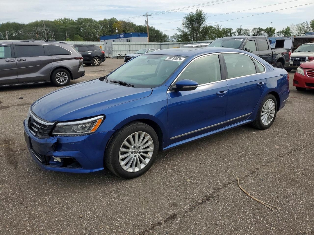 منظر 2017 VOLKSWAGEN PASSAT SE، زاوية 1