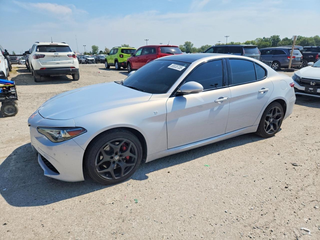 Вид 2022 ALFA ROMEO GIULIA SUPER, угол 1