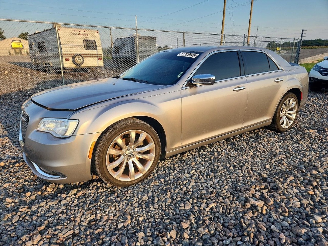 منظر 2015 CHRYSLER 300C، زاوية 1