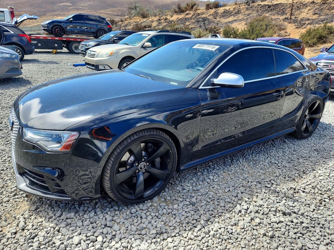 Vue de 2014 AUDI RS5, angle 1