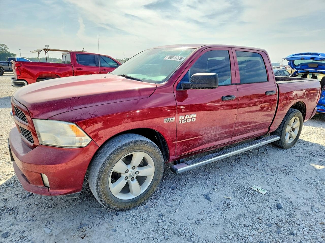 منظر 2013 RAM 1500 ST، زاوية 1