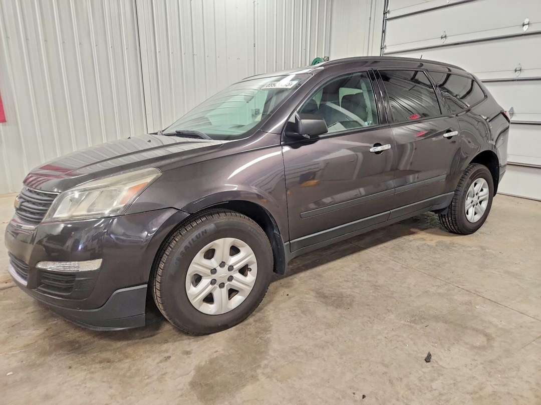 Вид 2017 CHEVROLET TRAVERSE LS, угол 1