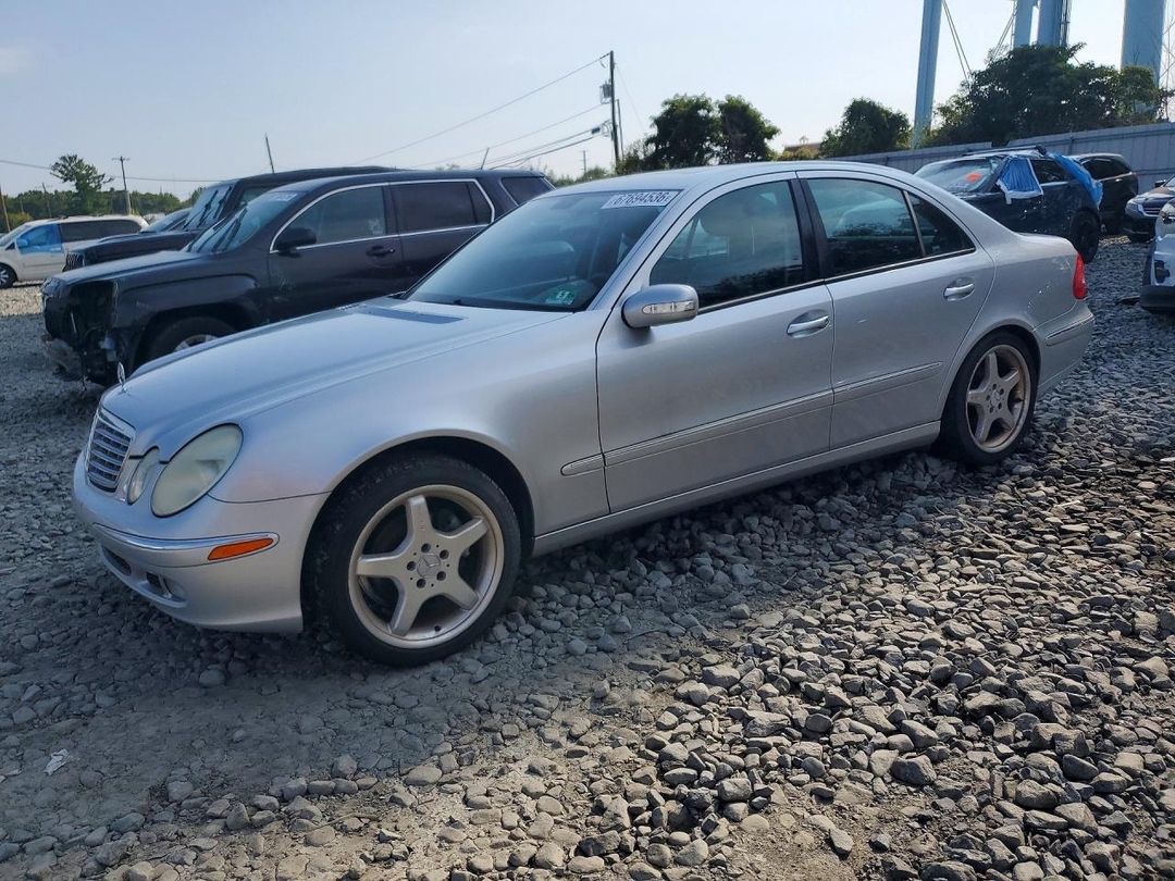 منظر 2005 MERCEDES-BENZ E 320، زاوية 1
