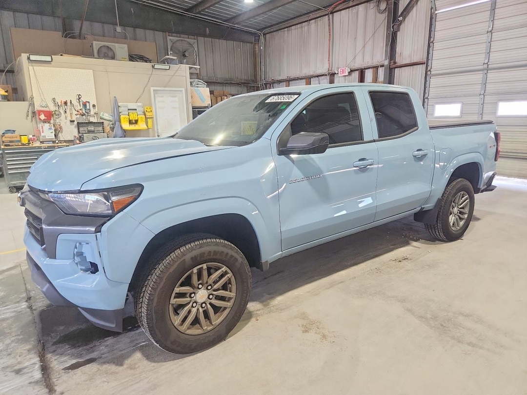 منظر 2026 CHEVROLET COLORADO LT، زاوية 1