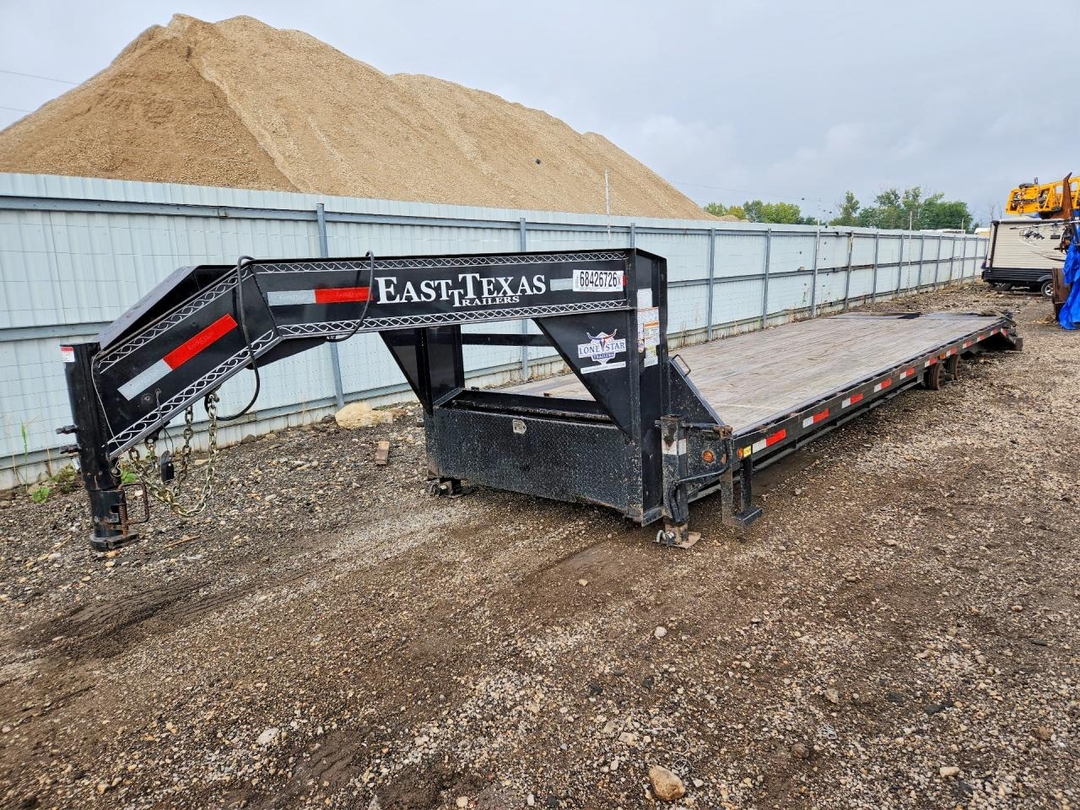 Vista de 2023 EAST TEXAS EQUIPMENT TRAILER, ángulo 1