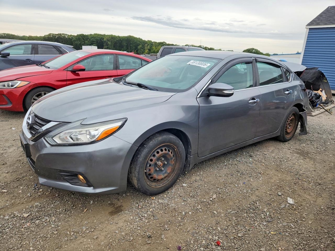 Vue de 2018 NISSAN ALTIMA 2.5 SV, angle 1