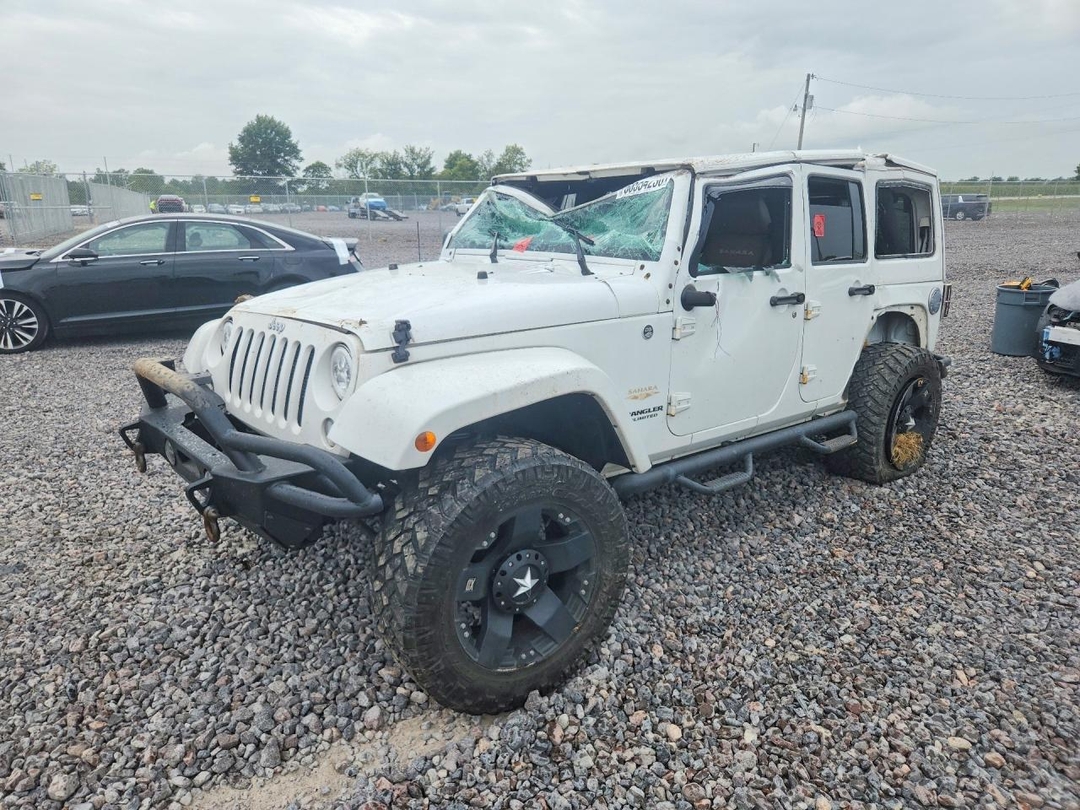 منظر 2015 JEEP WRANGLER UNLIMITED SAHARA، زاوية 1