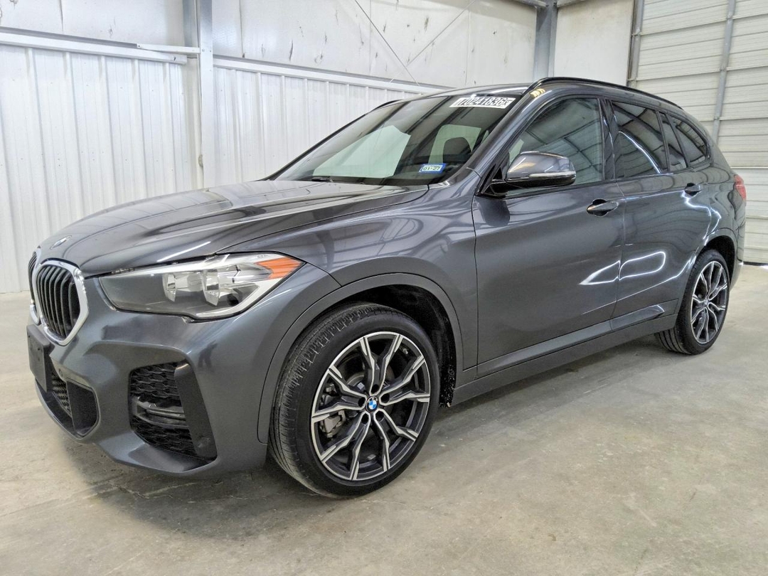 Vista de 2022 BMW X1 SDRIVE28I, ángulo 1