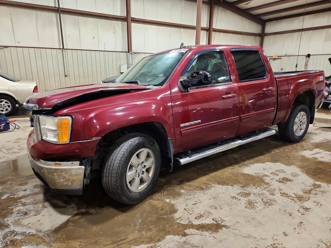 Vue de 2013 GMC SIERRA K1500 SLT, angle 1