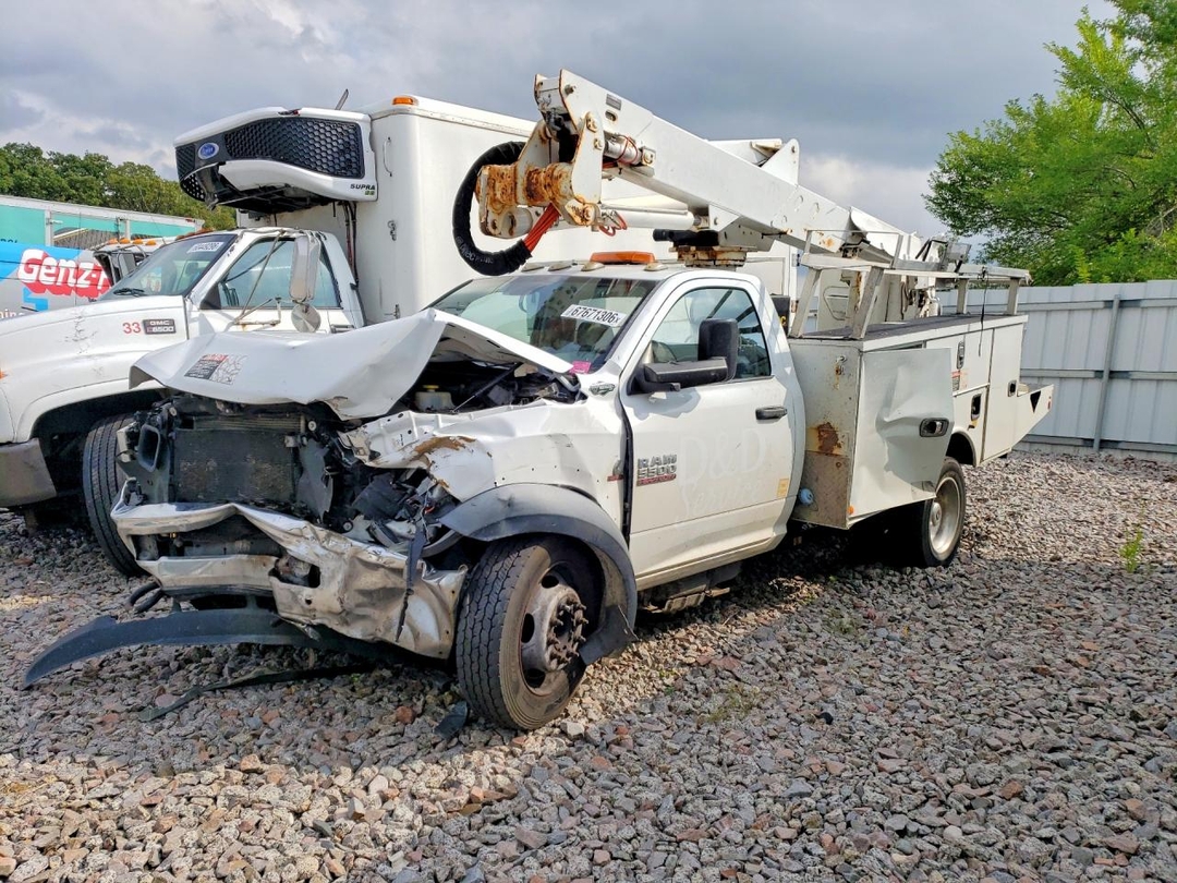 Vista de 2017 RAM 5500 BUCKET TRUCK, ángulo 1