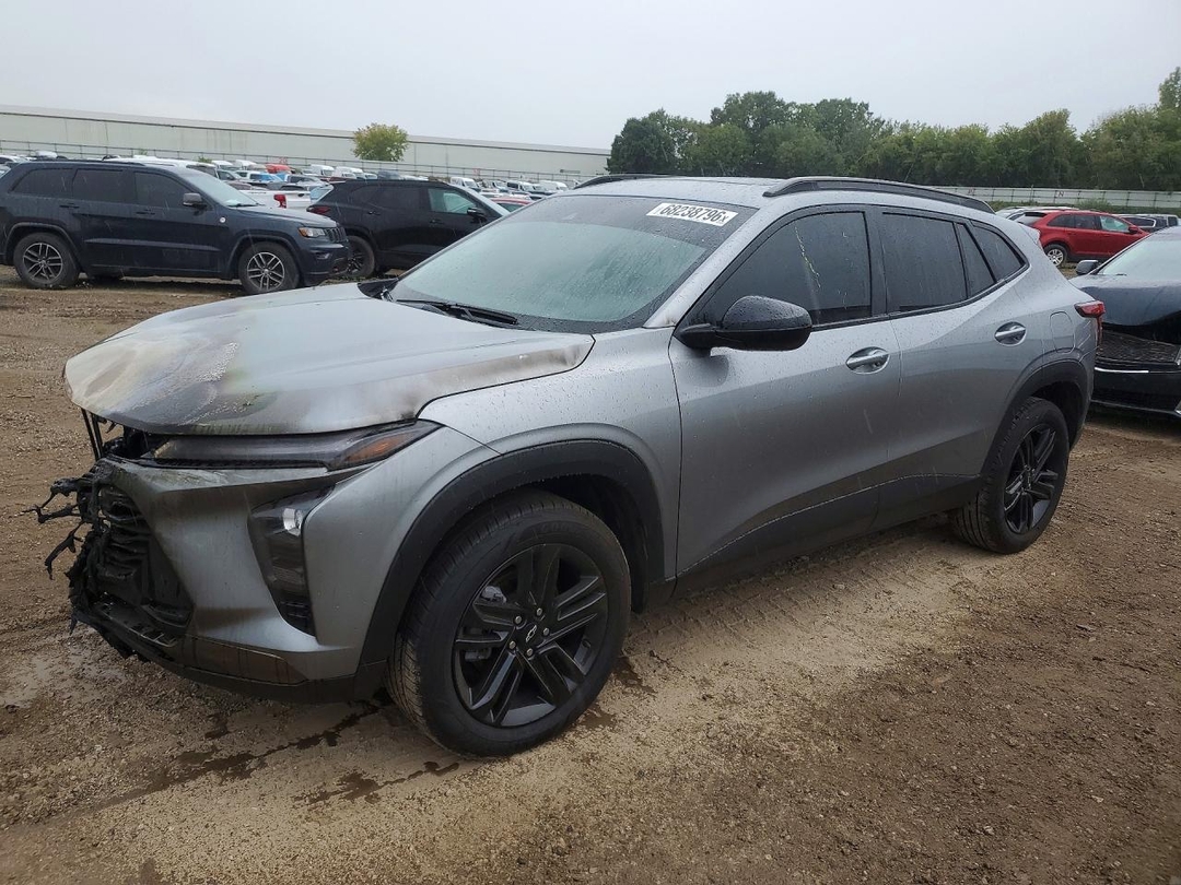Вид 2025 CHEVROLET TRAX ACTIV, угол 1