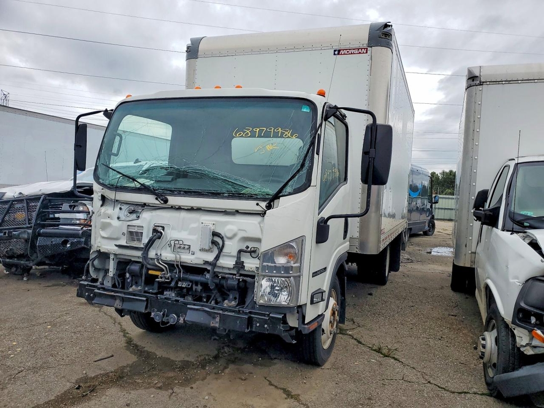 Vue de 2020 ISUZU NPR HD BOX TRUCK, angle 1