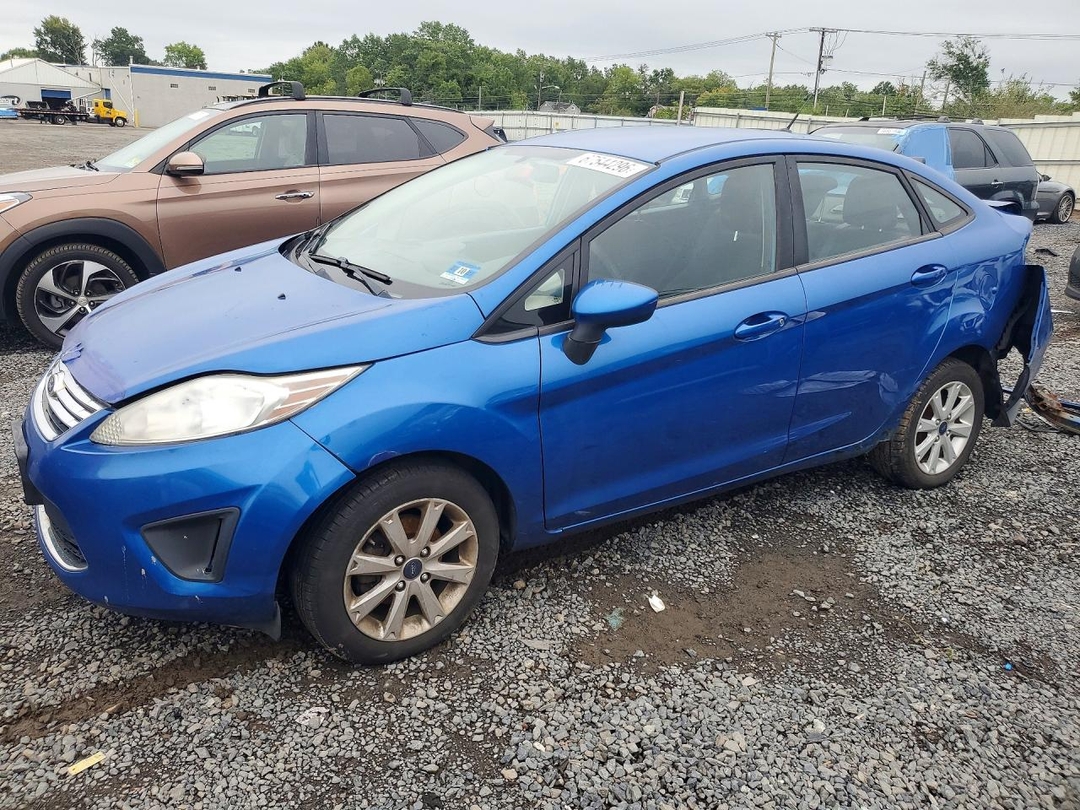 Вид 2011 FORD FIESTA SE, угол 1