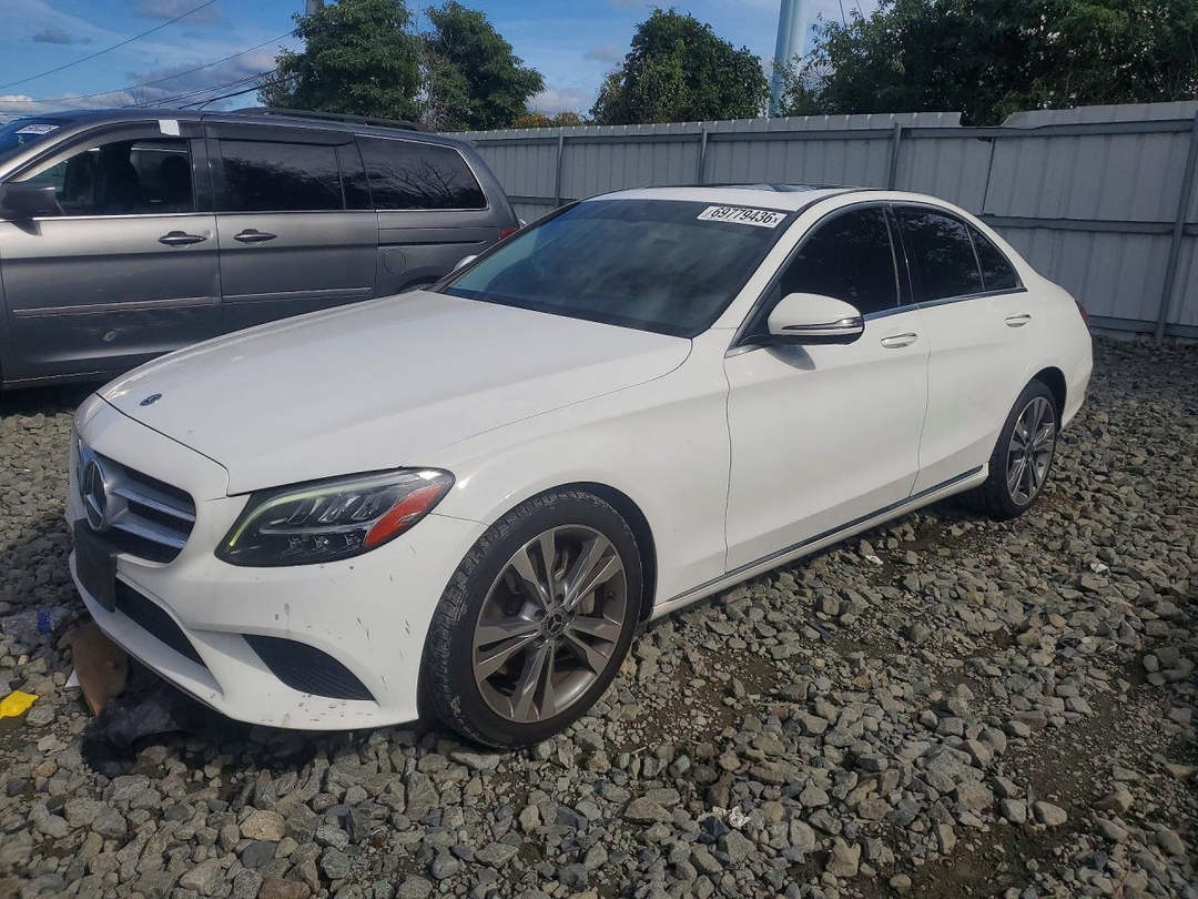 Vedere 2019 MERCEDES-BENZ C 300, unghi 1