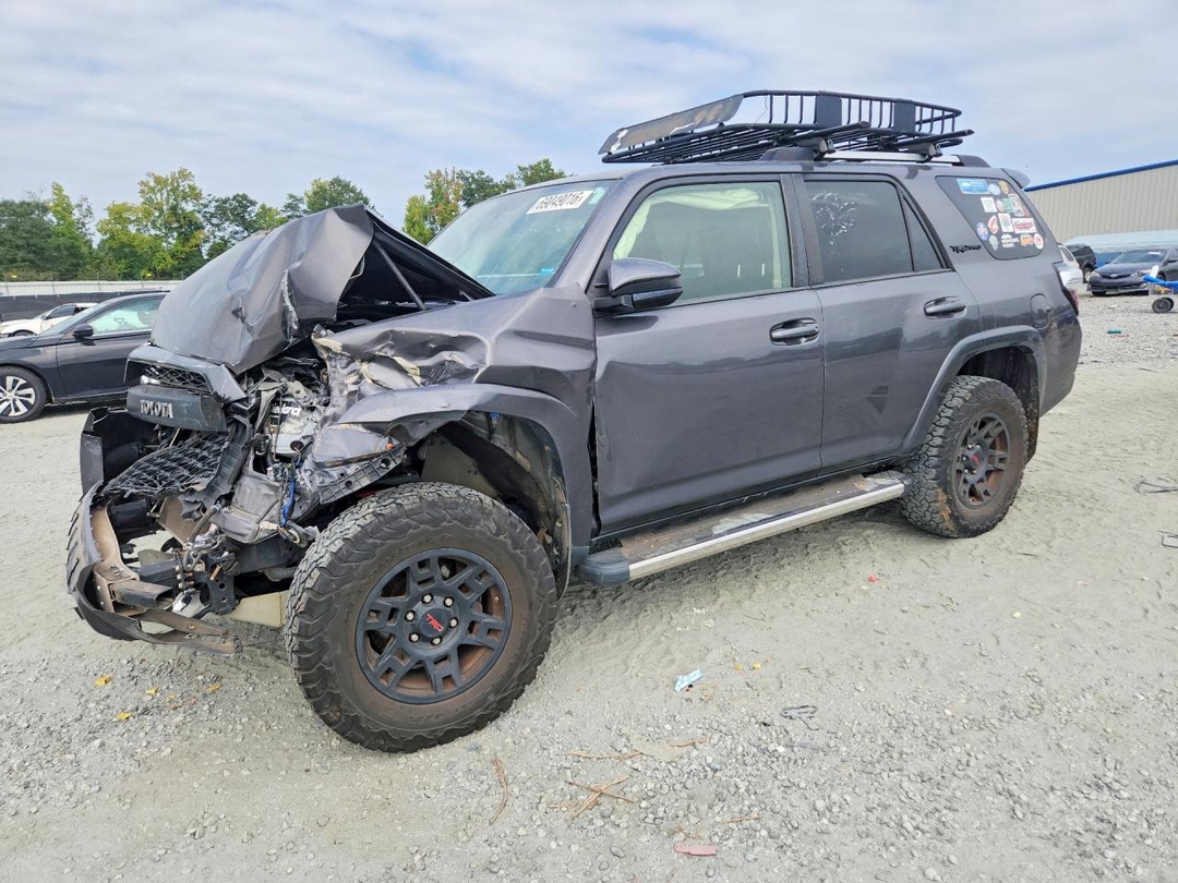 Vue de 2016 TOYOTA 4RUNNER TRD PRO, angle 1