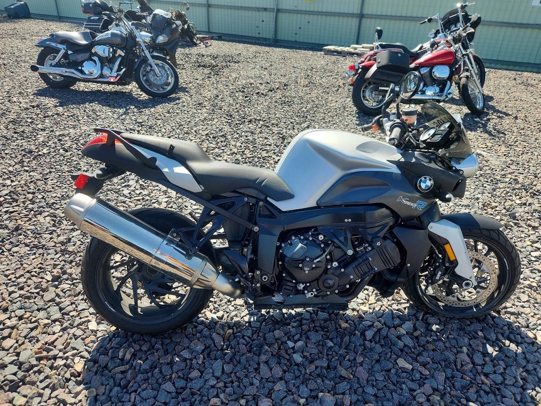 Vista de 2006 BMW K1200 R, ángulo 1