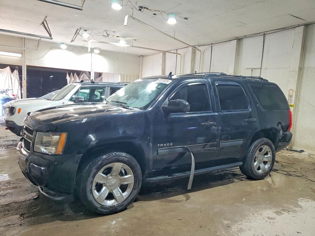 منظر 2014 CHEVROLET TAHOE K1500 LT، زاوية 1