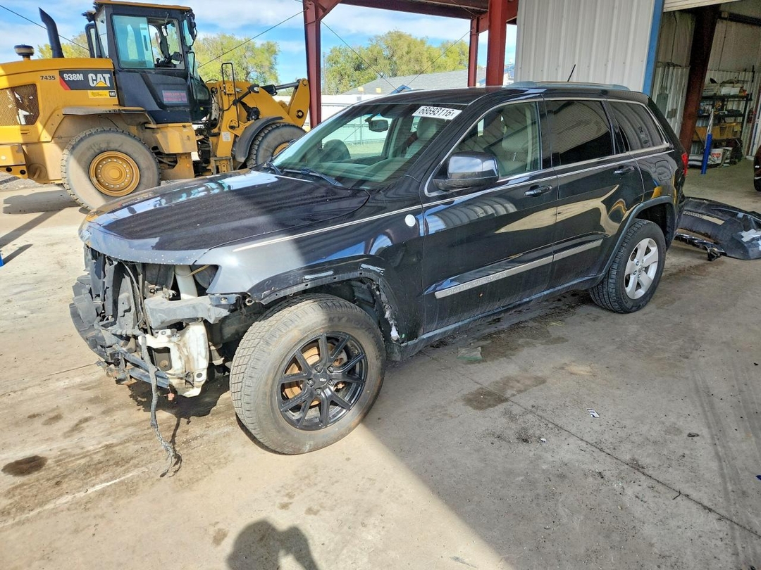 Vue de 2011 JEEP GRAND CHEROKEE LAREDO, angle 1