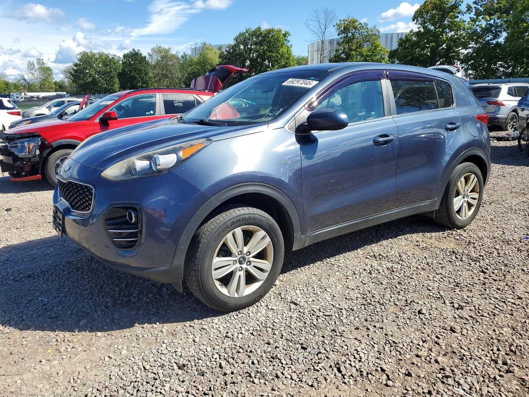 Vue de 2017 KIA SPORTAGE LX, angle 1