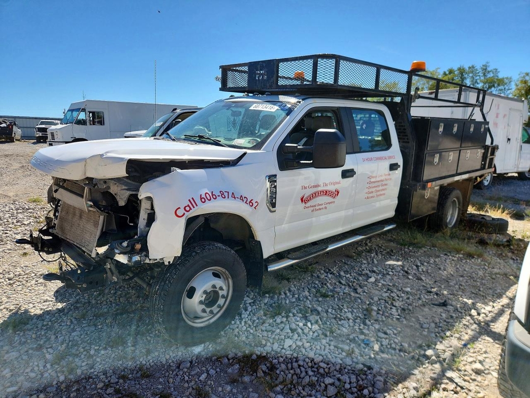 Vue de 2021 FORD F350 SUPER DUTY, angle 1