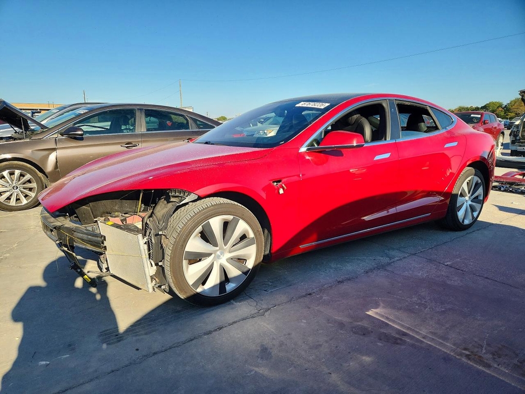 Vista de 2021 TESLA MODEL S, ángulo 1