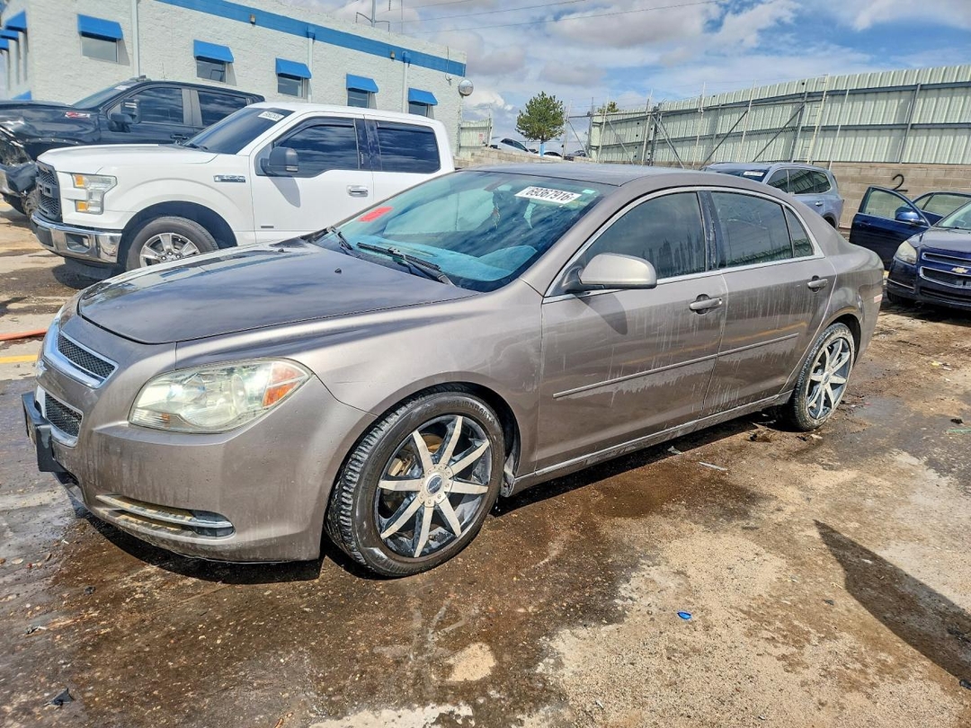 منظر 2010 CHEVROLET MALIBU 2LT، زاوية 1