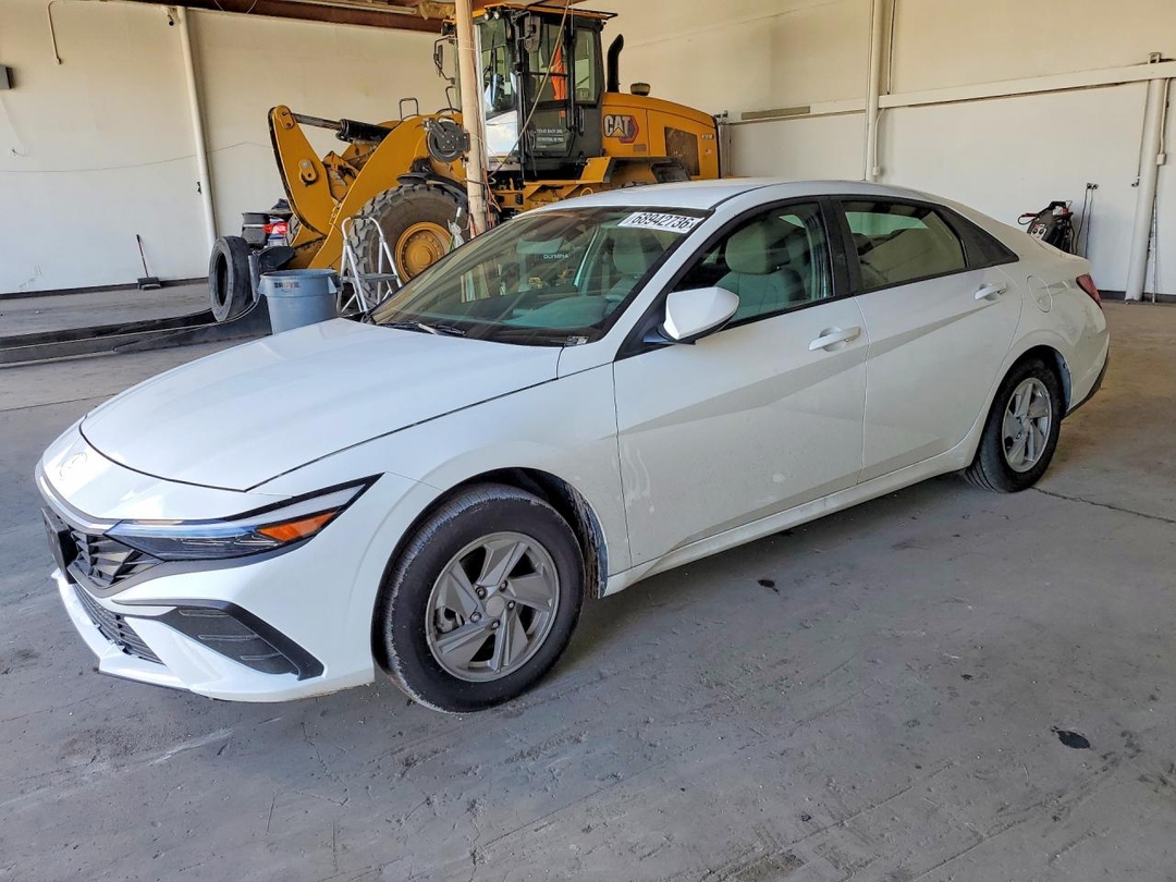 منظر 2026 HYUNDAI ELANTRA SE، زاوية 1