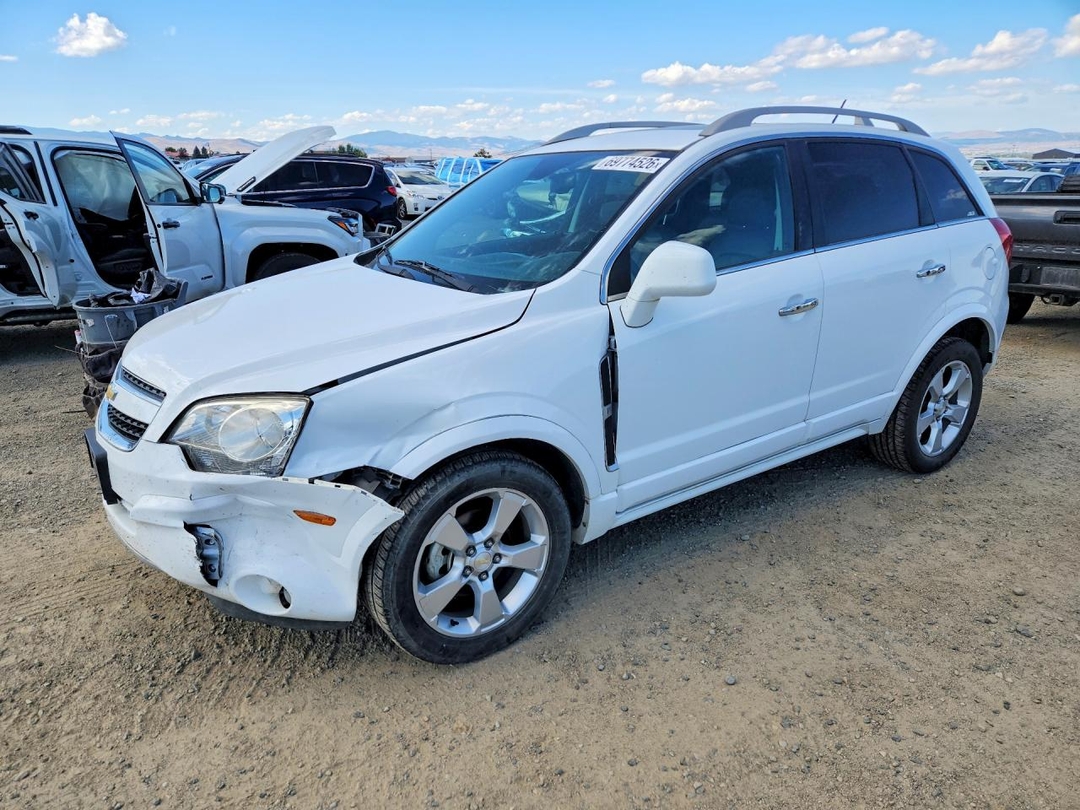 Vue de 2014 CHEVROLET CAPTIVA LT, angle 1