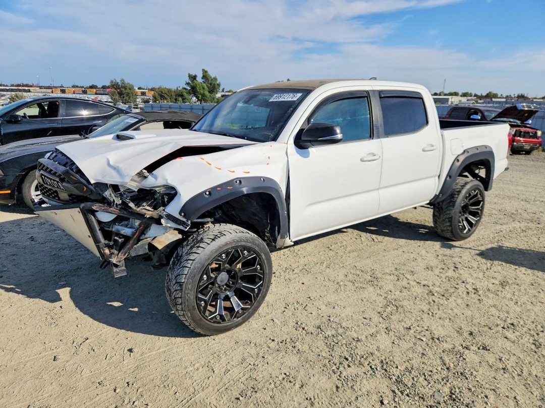 Vedere 2018 TOYOTA TACOMA TRD SPORT, unghi 1