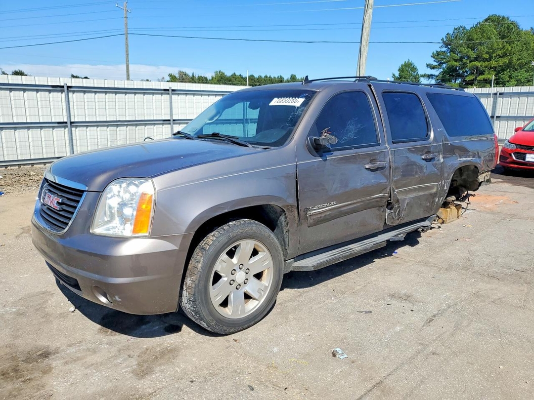 منظر 2012 GMC YUKON XL C1500 SLT، زاوية 1