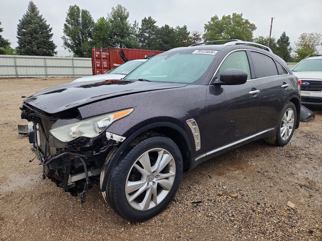منظر 2013 INFINITI FX37 BASE، زاوية 1