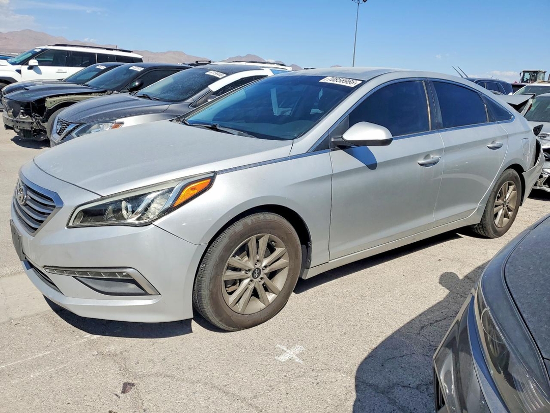 Vista de 2015 HYUNDAI SONATA SE, ángulo 1