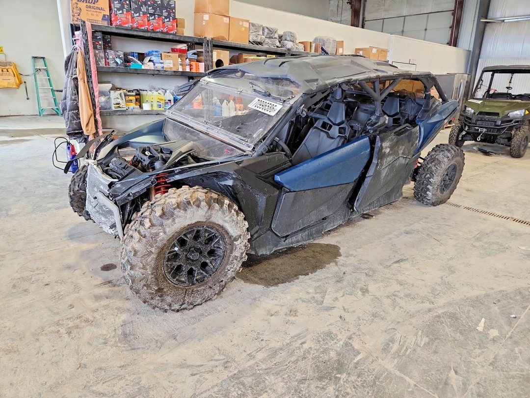 Vista de 2026 CAN-AM MAVERICK X3 MAX DS TURBO RR, ángulo 1
