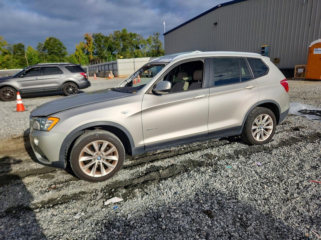 Vista de 2013 BMW X3 XDRIVE28I, ángulo 1