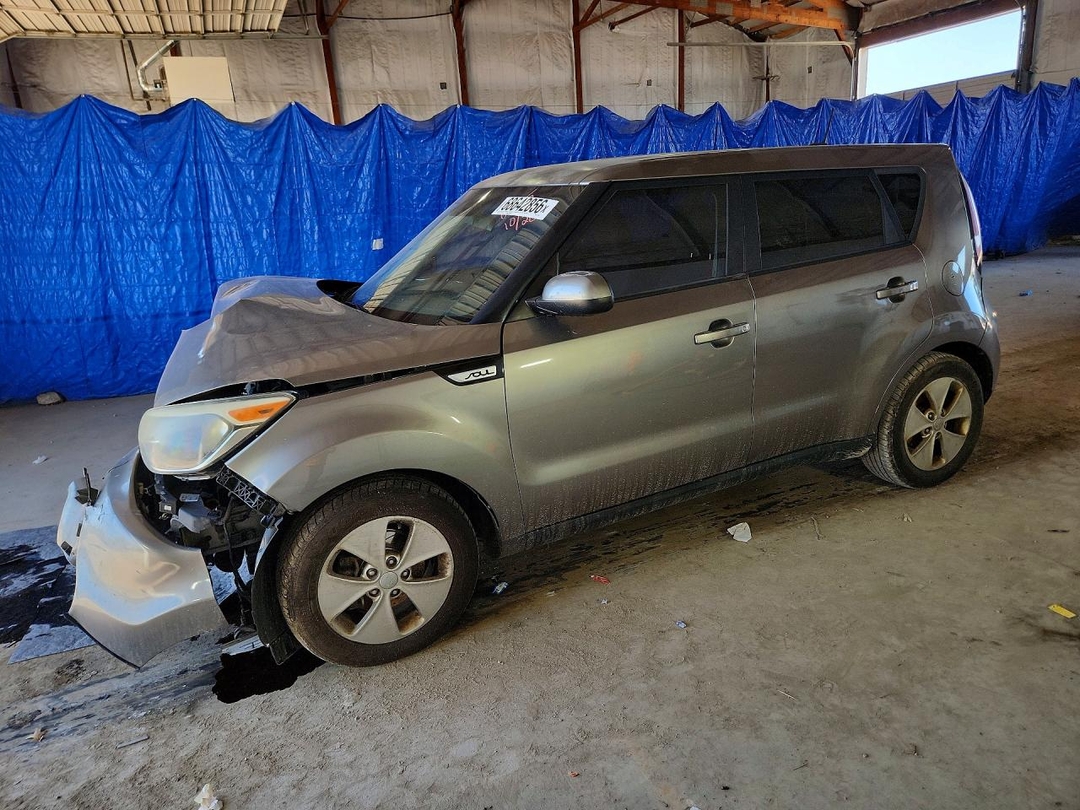 Vue de 2015 KIA SOUL BASE, angle 1