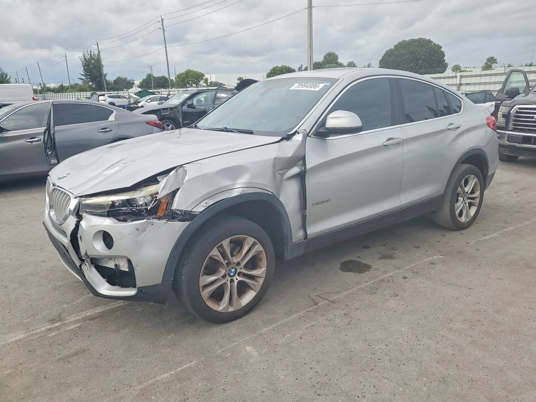 Vue de 2016 BMW X4 XDRIVE28I, angle 1