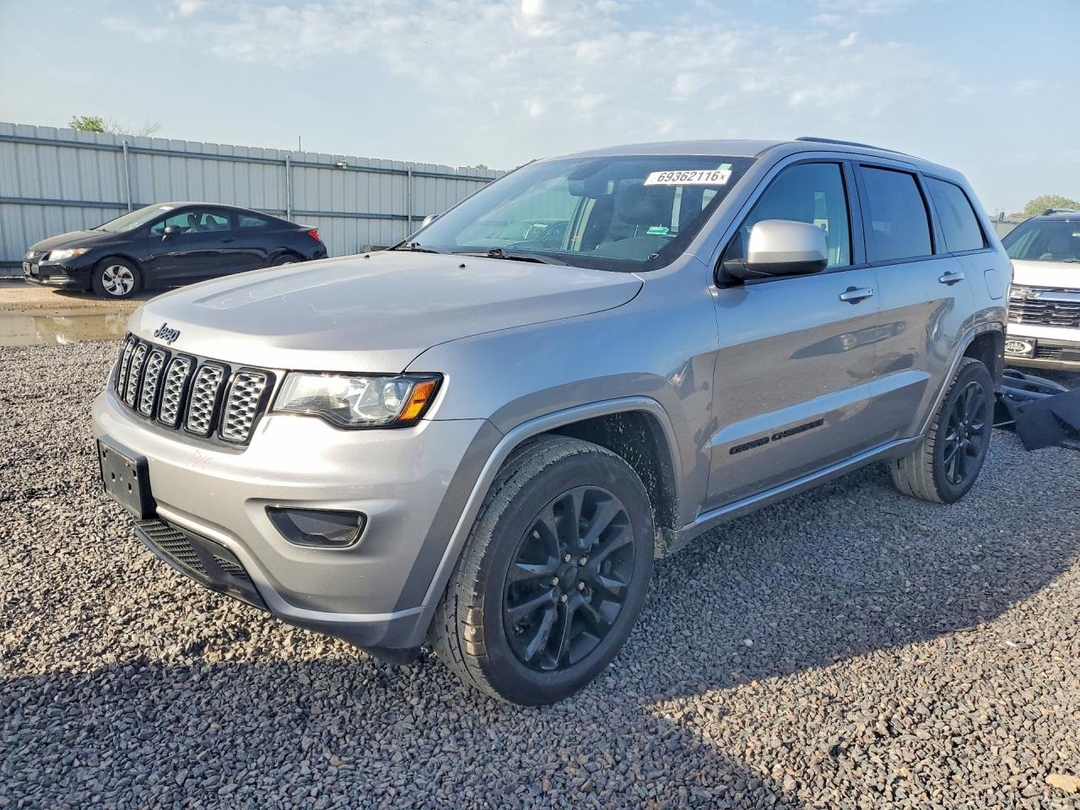 Vista de 2020 JEEP GRAND CHEROKEE LAREDO, ángulo 1