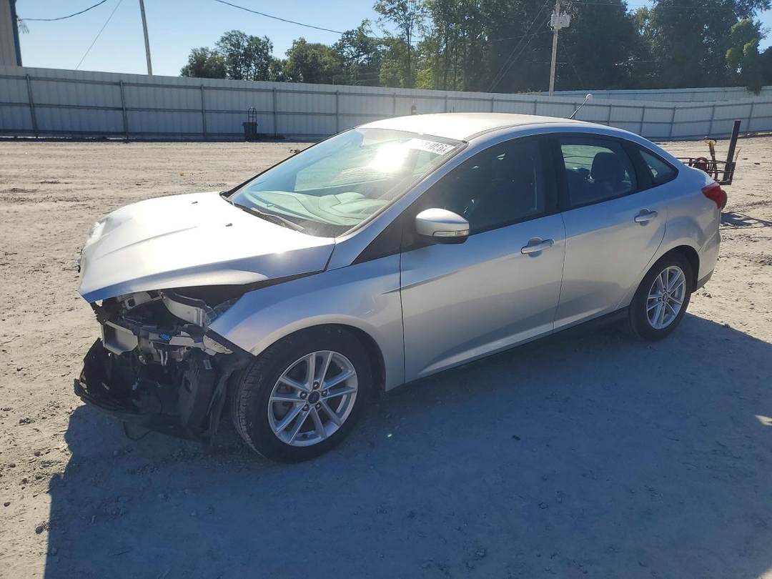 Vue de 2017 FORD FOCUS SE, angle 1